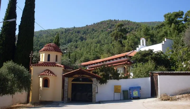 Manastir u maslinjacima: Panagoudas