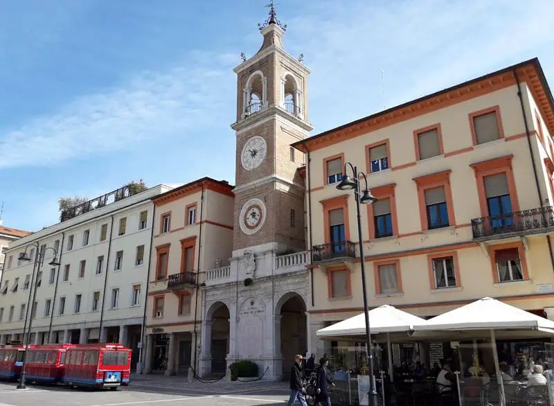 Rimini: Šta videti i iskusiti u gradu gde je kocka bila bačena