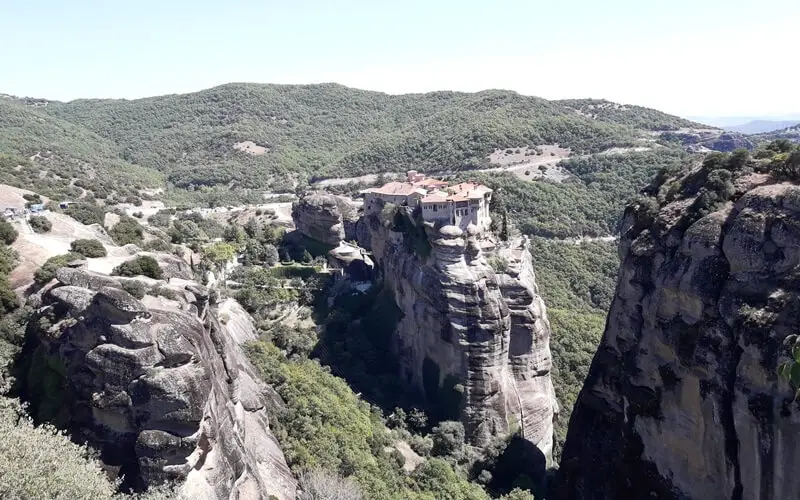 Meteori: Manastiri ni na nebu ni na zemlji