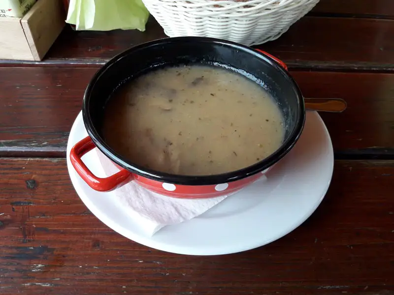 Gobova juha u gostilni "Pri Peku"