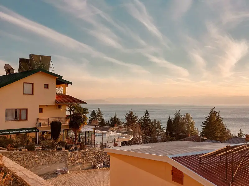 Buđenje s pogledom na Ohridsko jezero