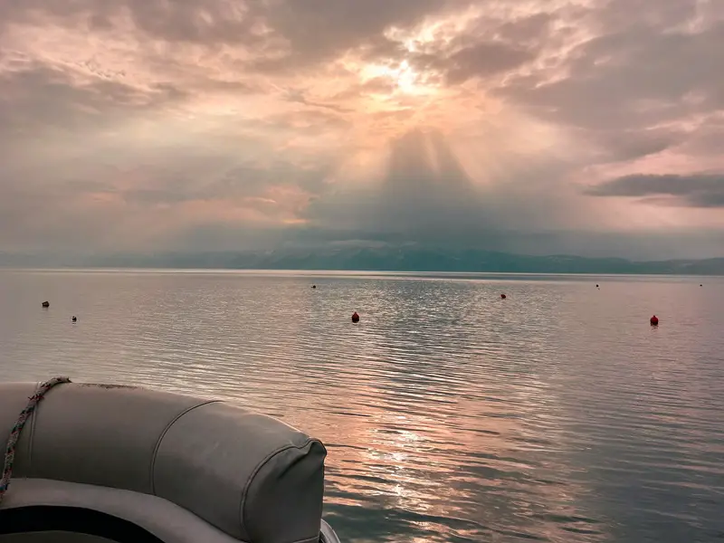 Pogled na Ohrid sa vode