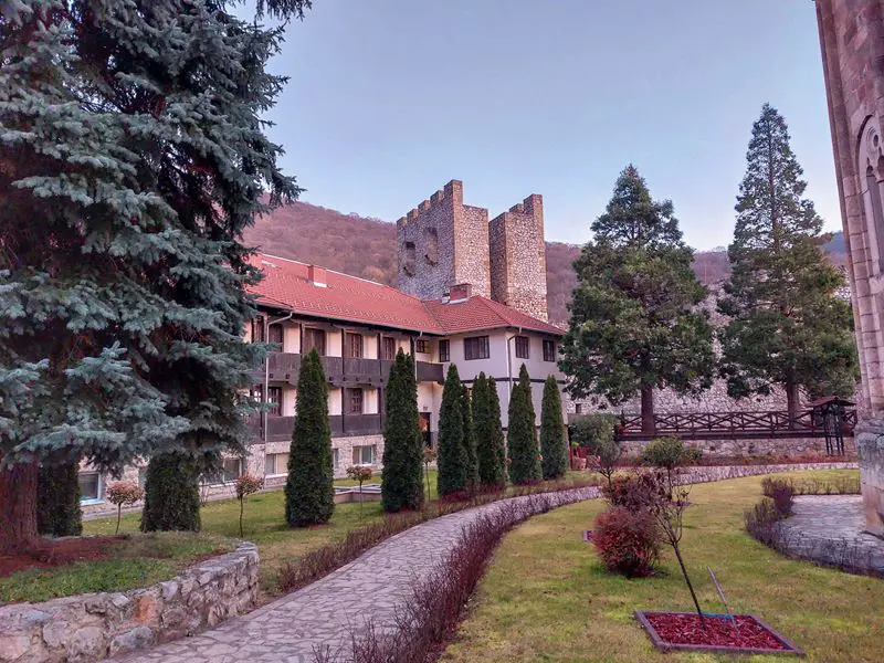 Manastir Manasija: Manastir u tvrđavi