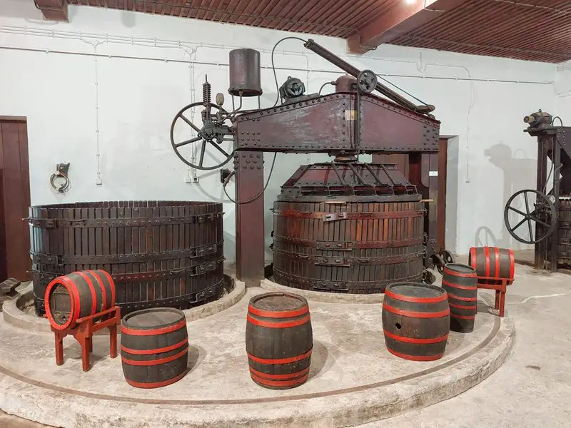 topola: kraljeva vinarija muzej