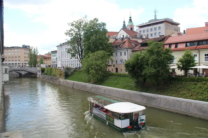 Ljubljanica i Cankarjevo nabrežje