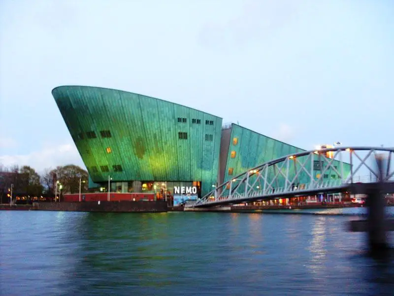 amsterdam: pomorski centar nemo