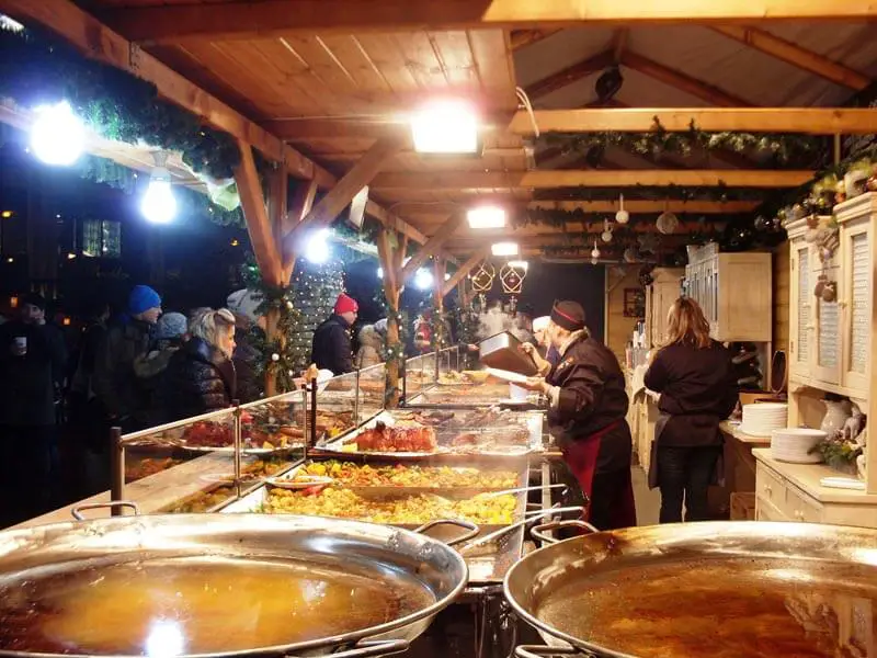 Najveći božićni vašar na kultnom trgu Verešmarti 