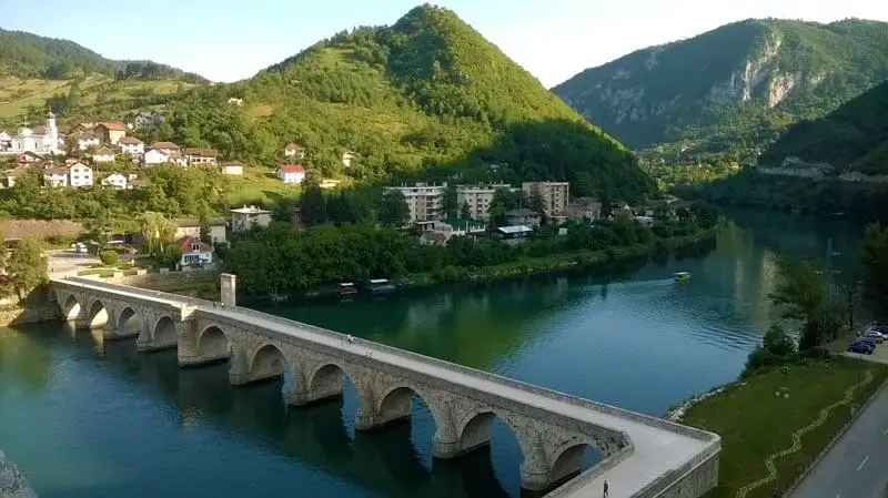 Višegrad: Šta videti i iskusiti u čuvenom gradu na Drini
